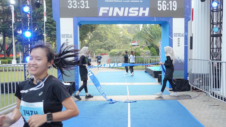 Race photo from KEMLU RUN 2025