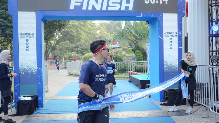 Race photo from KEMLU RUN 2025