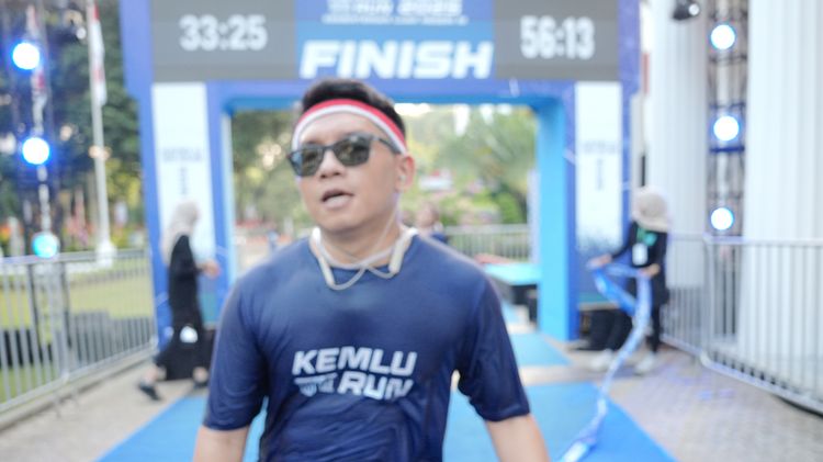 Race photo from KEMLU RUN 2025
