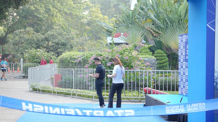 Race photo from KEMLU RUN 2025