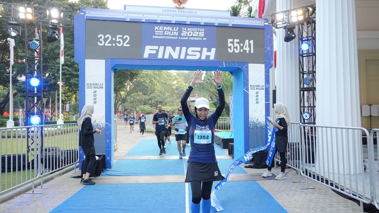 Race photo from KEMLU RUN 2025