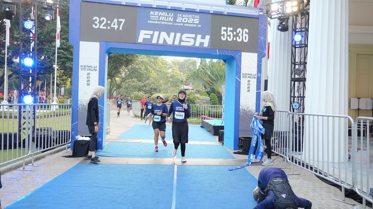 Race photo from KEMLU RUN 2025