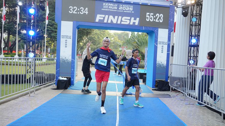 Race photo from KEMLU RUN 2025