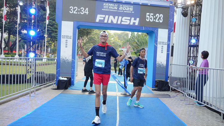 Race photo from KEMLU RUN 2025