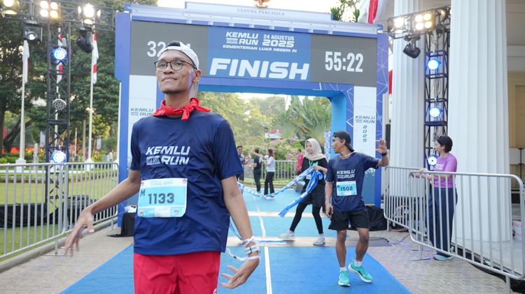 Race photo from KEMLU RUN 2025