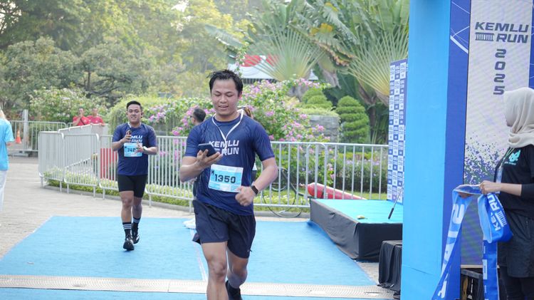 Race photo from KEMLU RUN 2025