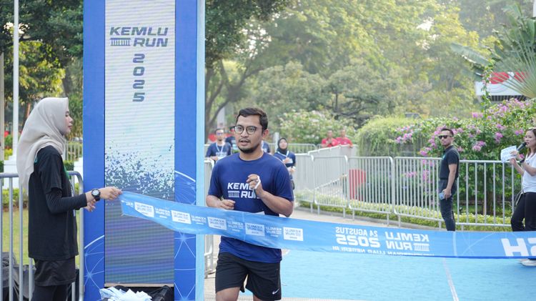 Race photo from KEMLU RUN 2025