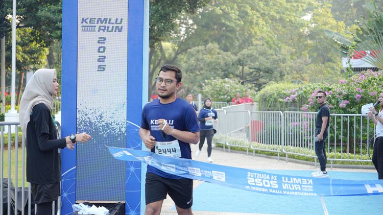 Race photo from KEMLU RUN 2025