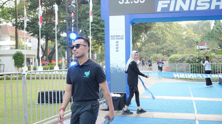 Race photo from KEMLU RUN 2025