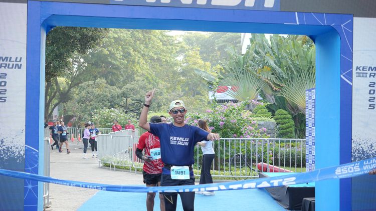 Race photo from KEMLU RUN 2025
