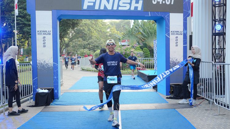 Race photo from KEMLU RUN 2025