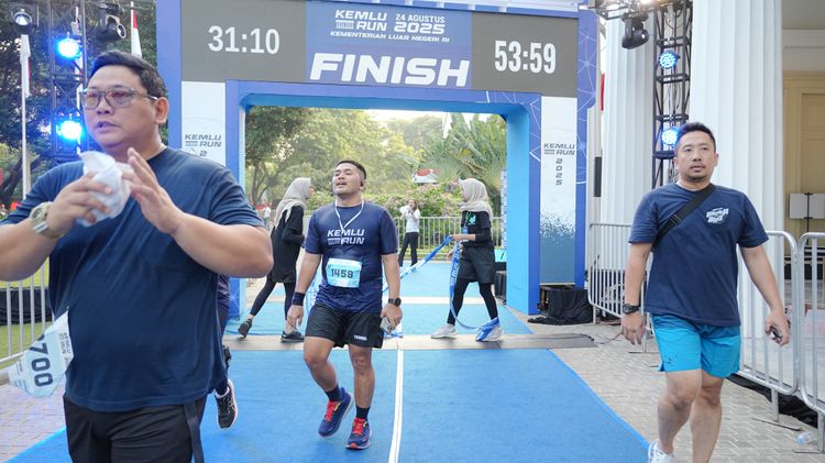 Race photo from KEMLU RUN 2025