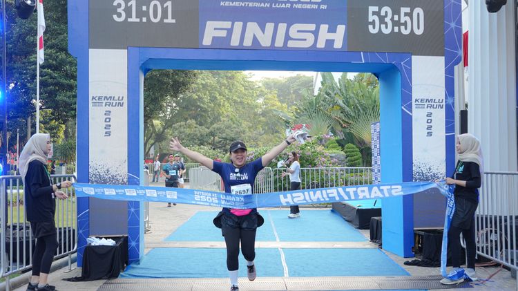 Race photo from KEMLU RUN 2025