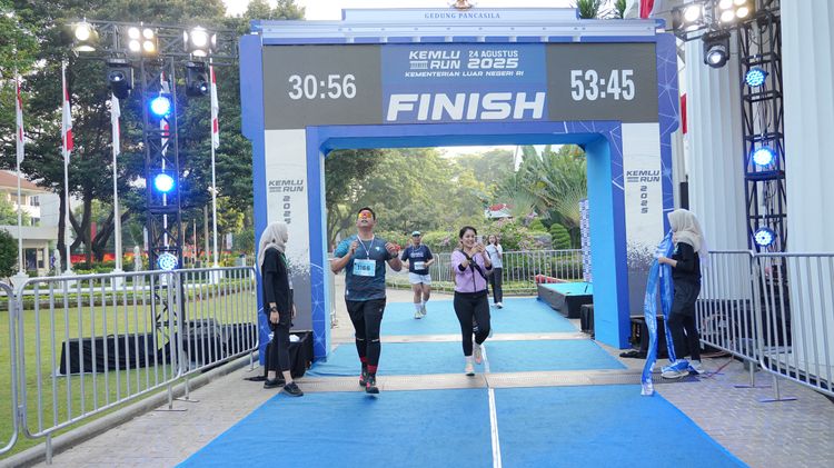 Race photo from KEMLU RUN 2025