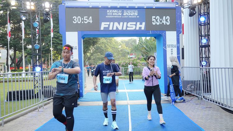 Race photo from KEMLU RUN 2025