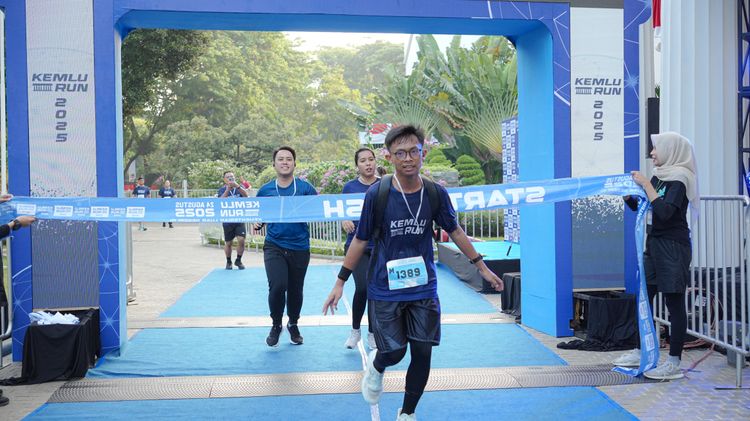 Race photo from KEMLU RUN 2025