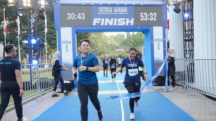 Race photo from KEMLU RUN 2025