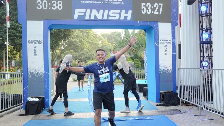 Race photo from KEMLU RUN 2025