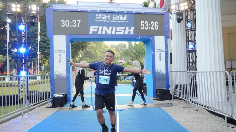 Race photo from KEMLU RUN 2025