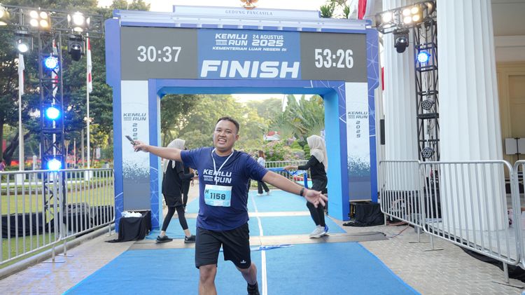 Race photo from KEMLU RUN 2025