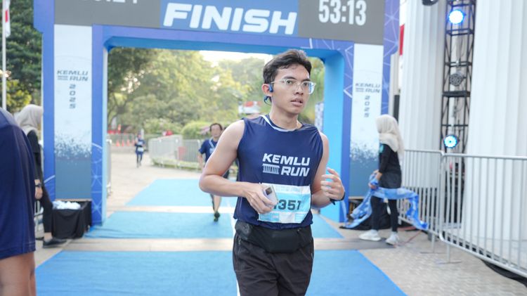 Race photo from KEMLU RUN 2025