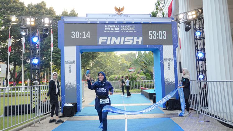 Race photo from KEMLU RUN 2025