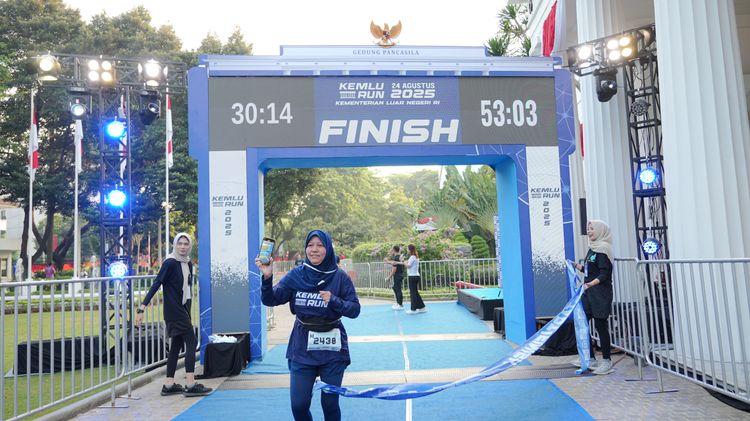 Race photo from KEMLU RUN 2025