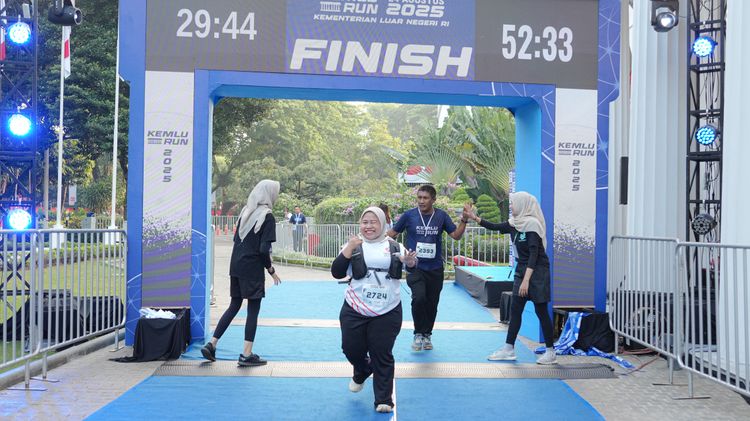 Race photo from KEMLU RUN 2025