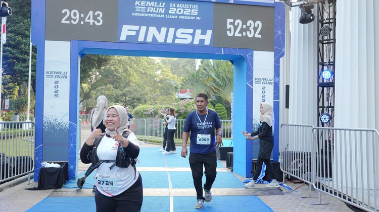 Race photo from KEMLU RUN 2025