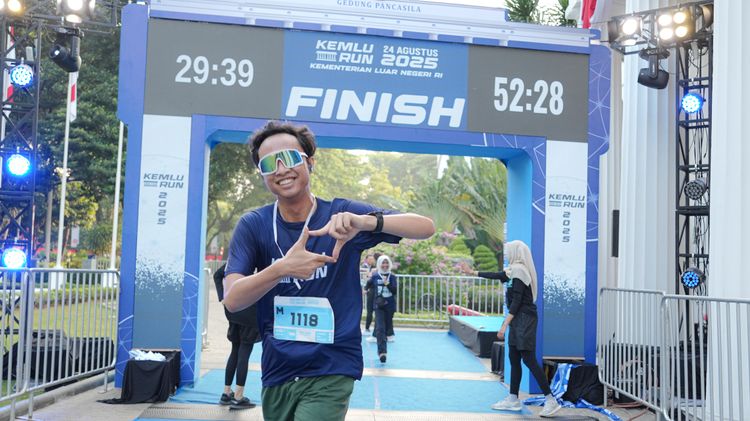 Race photo from KEMLU RUN 2025