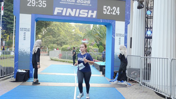 Race photo from KEMLU RUN 2025