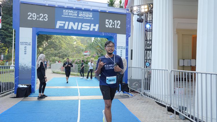 Race photo from KEMLU RUN 2025