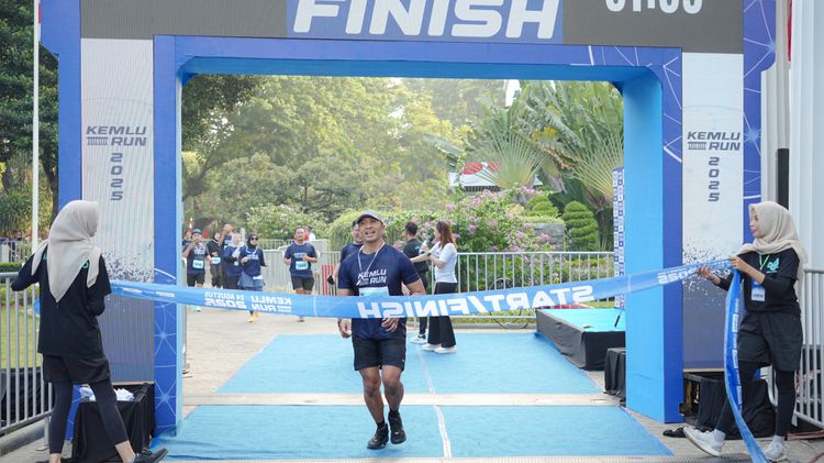 Race photo from KEMLU RUN 2025
