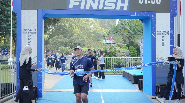 Race photo from KEMLU RUN 2025
