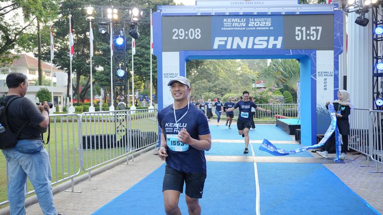 Race photo from KEMLU RUN 2025