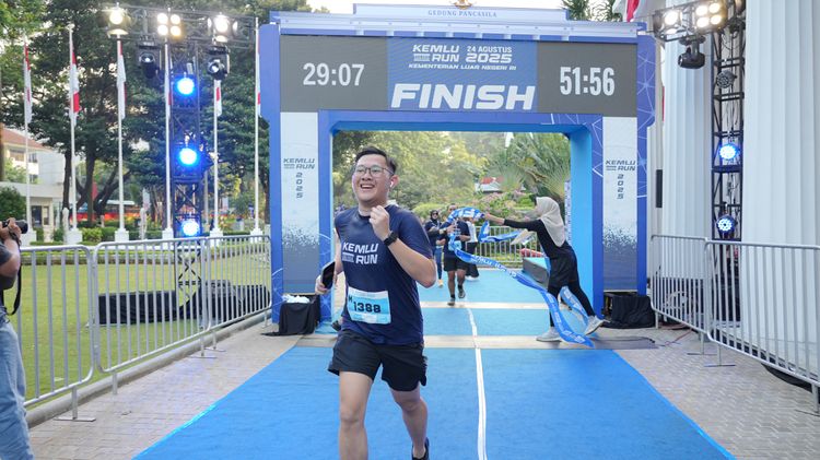 Race photo from KEMLU RUN 2025