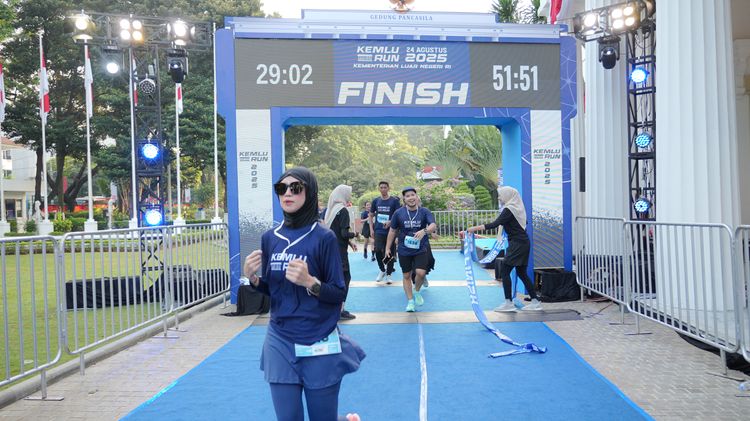 Race photo from KEMLU RUN 2025
