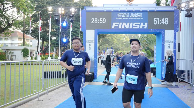 Race photo from KEMLU RUN 2025