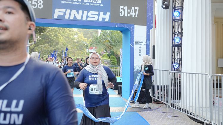 Race photo from KEMLU RUN 2025