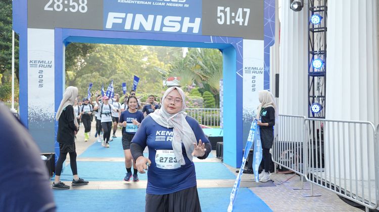 Race photo from KEMLU RUN 2025