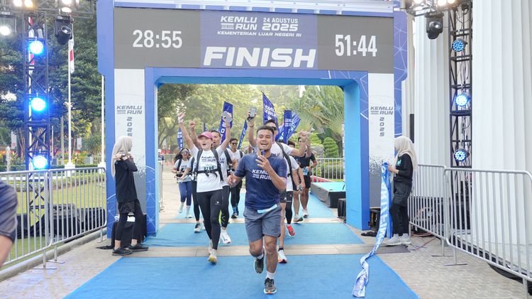 Race photo from KEMLU RUN 2025
