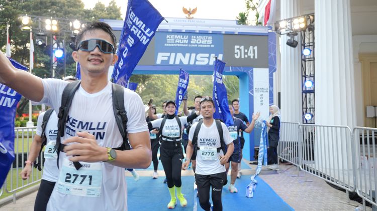 Race photo from KEMLU RUN 2025