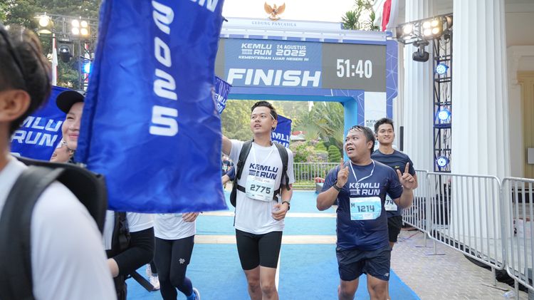 Race photo from KEMLU RUN 2025