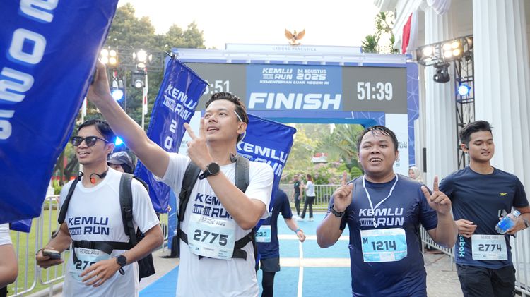 Race photo from KEMLU RUN 2025