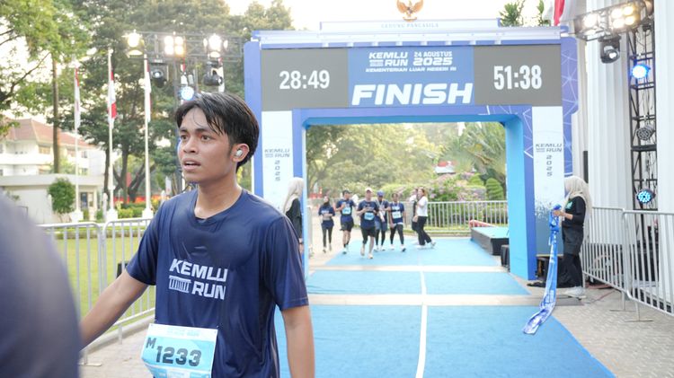 Race photo from KEMLU RUN 2025