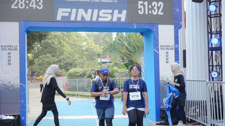 Race photo from KEMLU RUN 2025