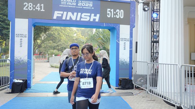 Race photo from KEMLU RUN 2025