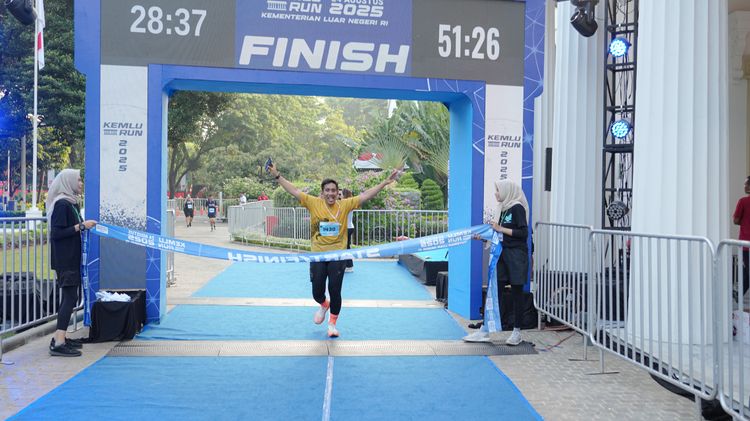 Race photo from KEMLU RUN 2025