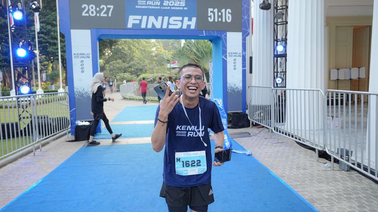 Race photo from KEMLU RUN 2025