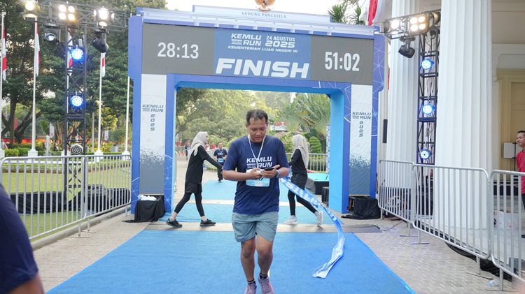 Race photo from KEMLU RUN 2025